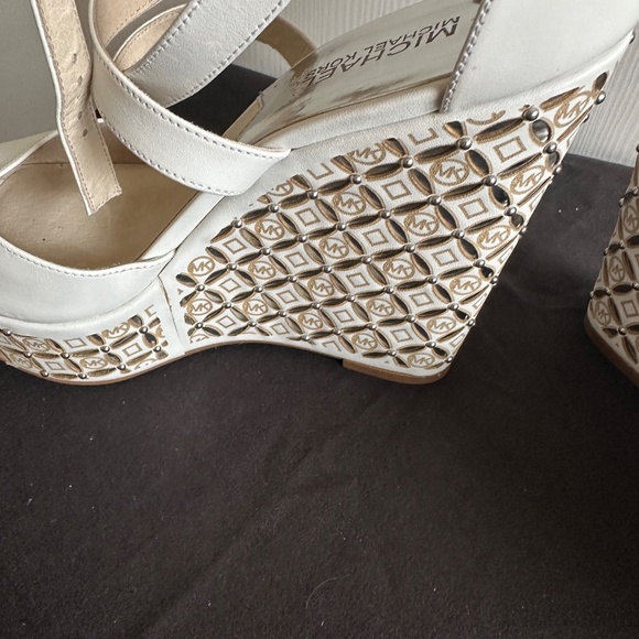 NIB Michael Michael kors white leather  Gabriella wedge sandal 8 😍😍😍 - Picture 10 of 12